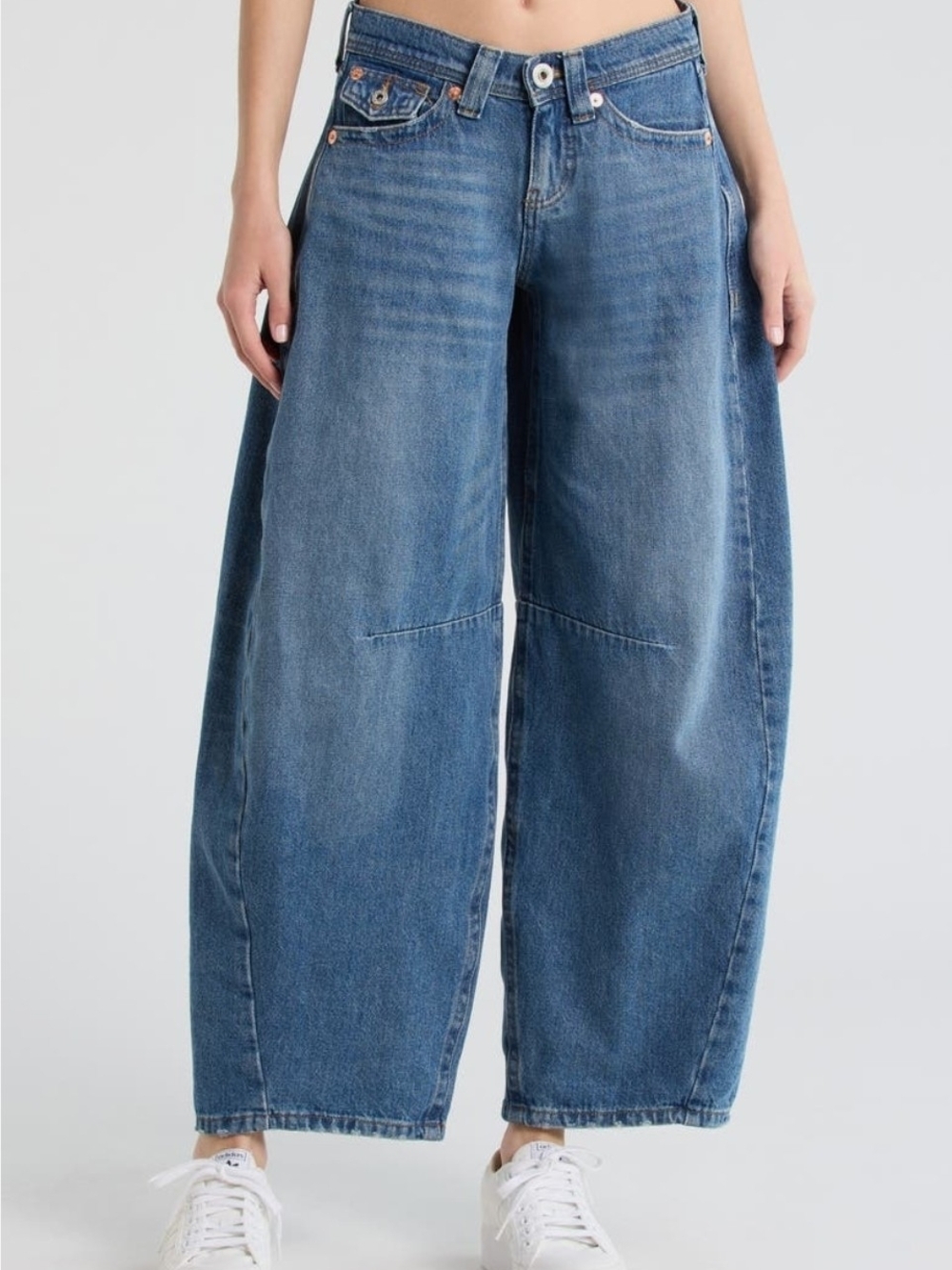 Barrel Leg Blue Jeans - Women
